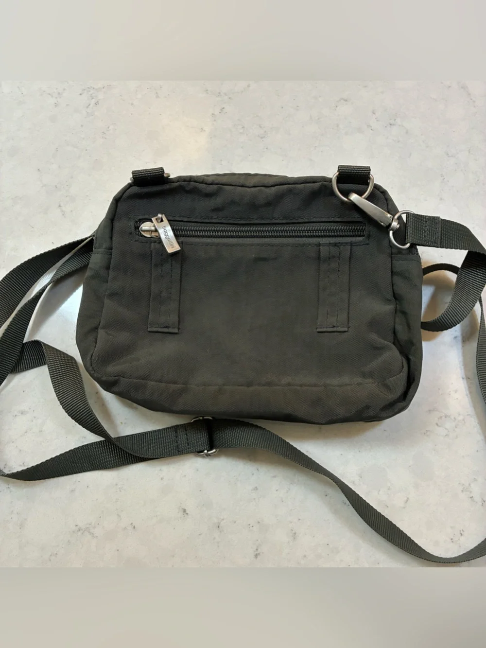 baggallini Trifecta RFID Wallet Crossbody Bag in Charcoal